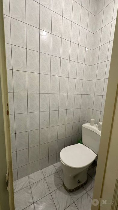Beruniy metro Milliyni oldida qizlarga kv .