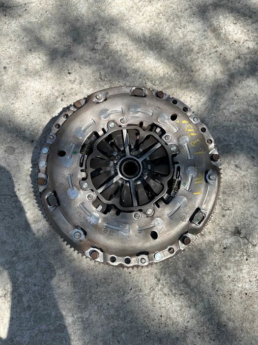 Kit ambreiaj Vw Golf 7 1.6 TDI cod 04l141025C an 2013 - 2018 Leon A3