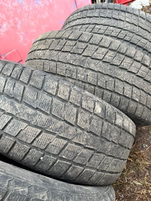 Продам резину R18 285/60