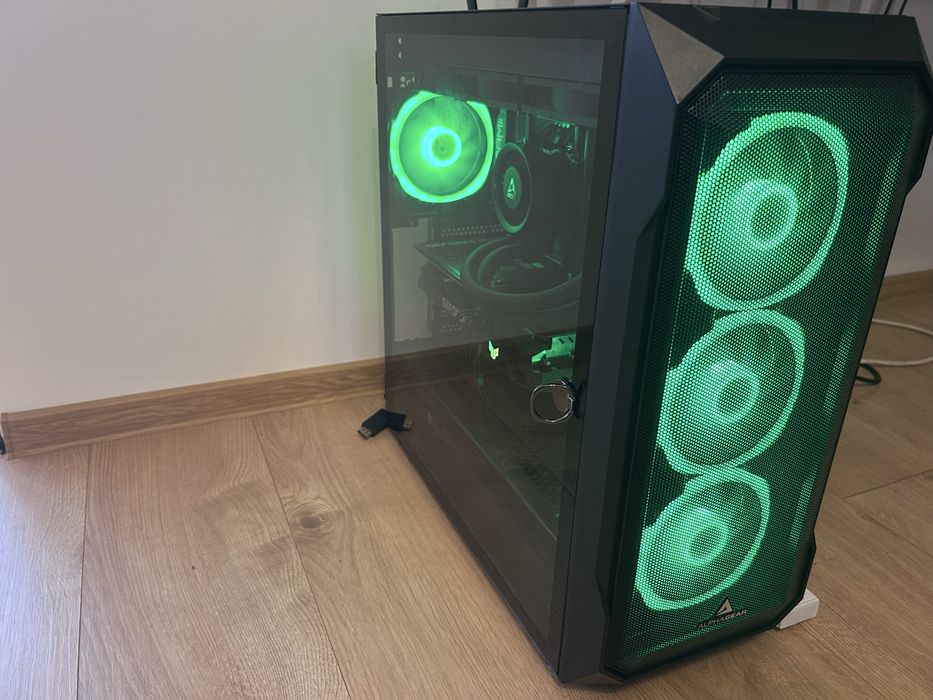 Vând PC Gaming AMD Ryzne 5 7600x +RTX 3070 +16gb DDR5