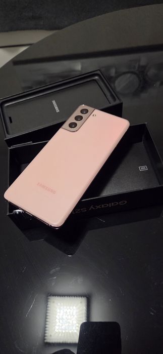 Продавам Samsung Galaxy S21 5G 256GB