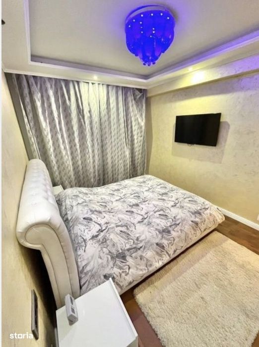 Apartament cu 2 camere decomandate , etaj intermediar