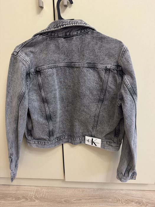 Яке Calvin Klein
