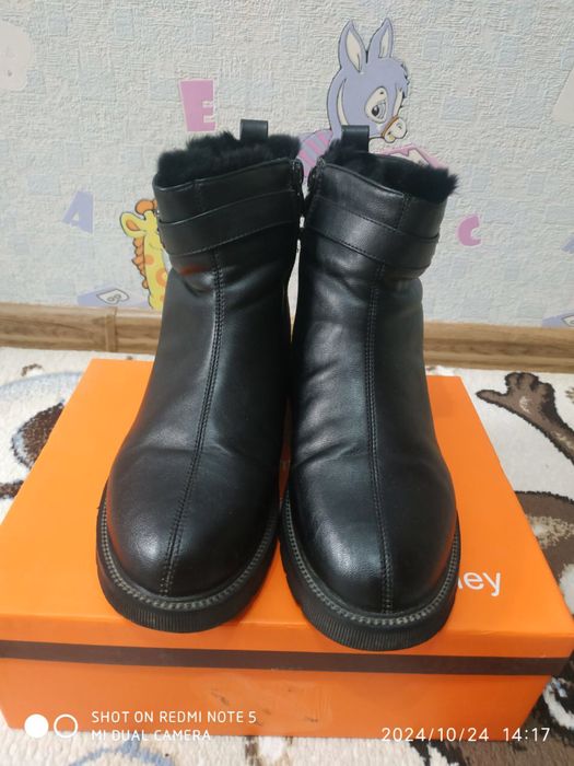 Продам сапожки 38 размера