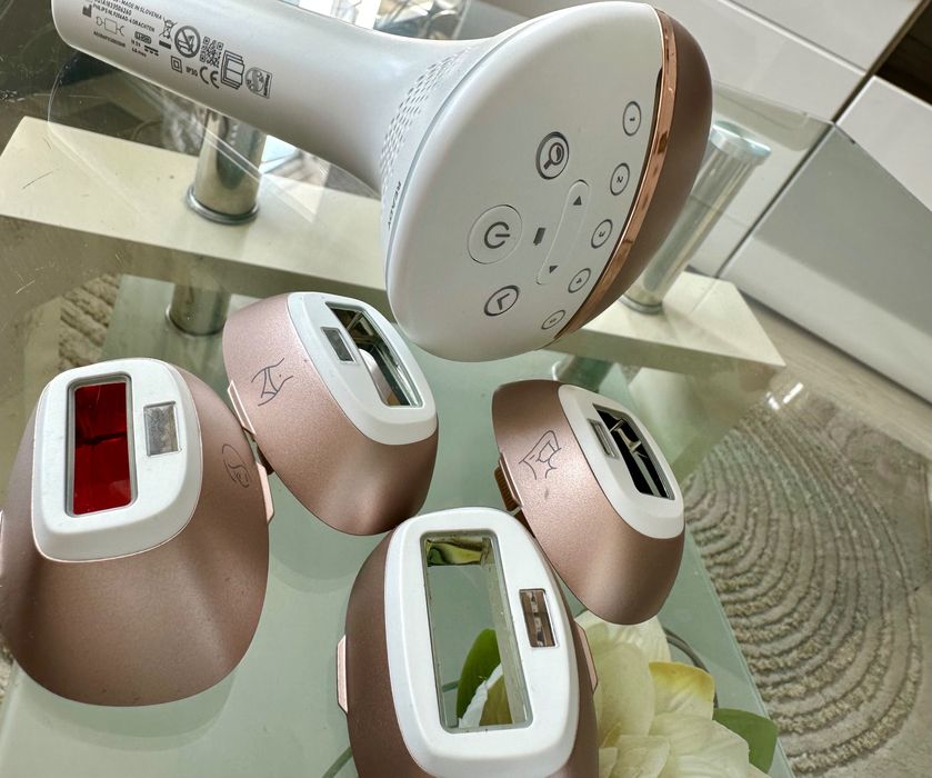 Фотоепилатор Philips Lumea Prestige 4