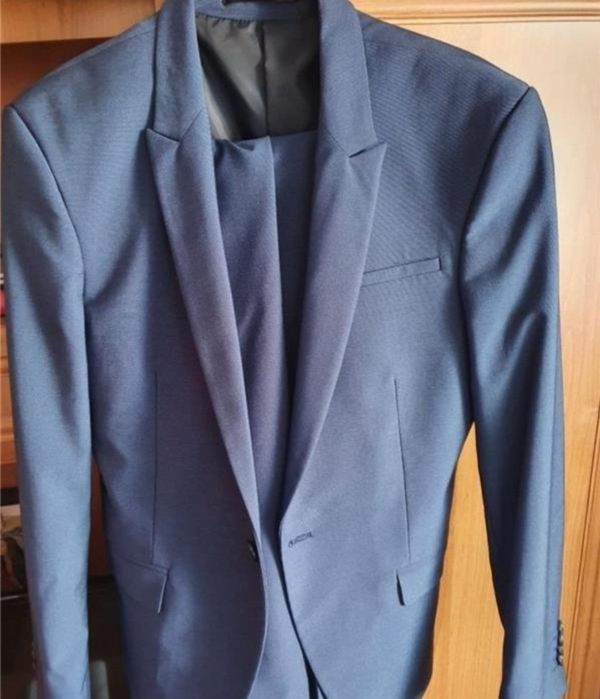 Costum barbati  marimea 44