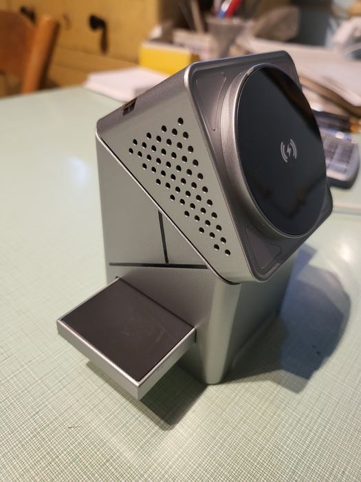 Безжично зарядно 15W за  Iphone, Iwatch и airpods