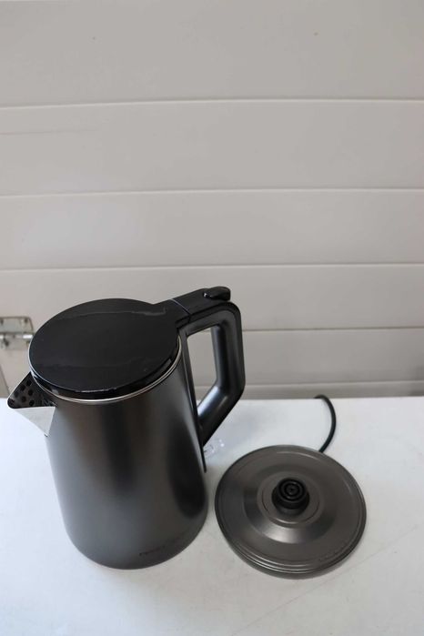 Кана ProfiCook 1,5 литра | 2200 W | Термокорпус с двойни стени | Станция с макара за кабел | Матов корпус от неръждаема стомана