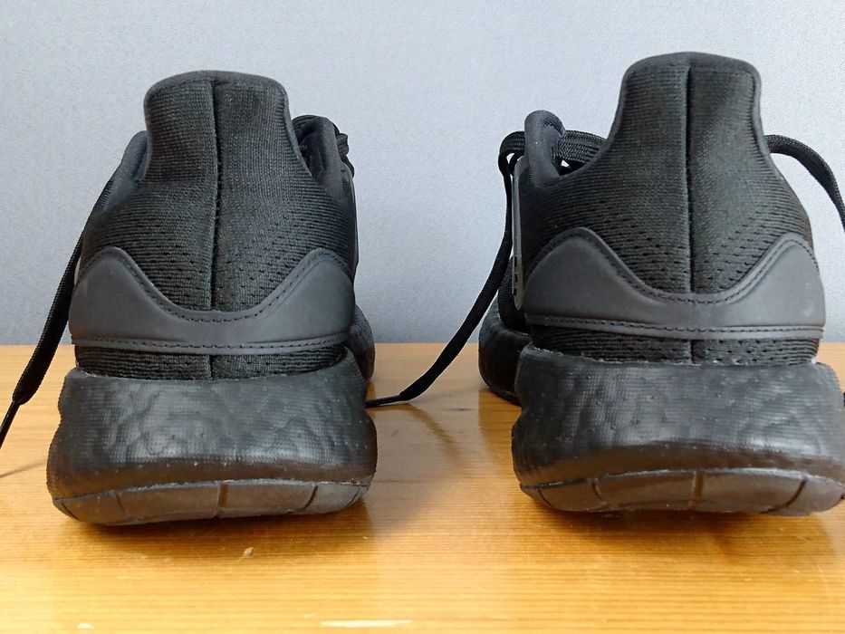 Мъжки Черни Маратонки за Бягане Adidas Pureboost 22