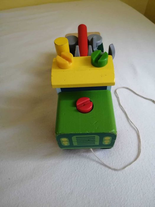 Дървен камион конструктор