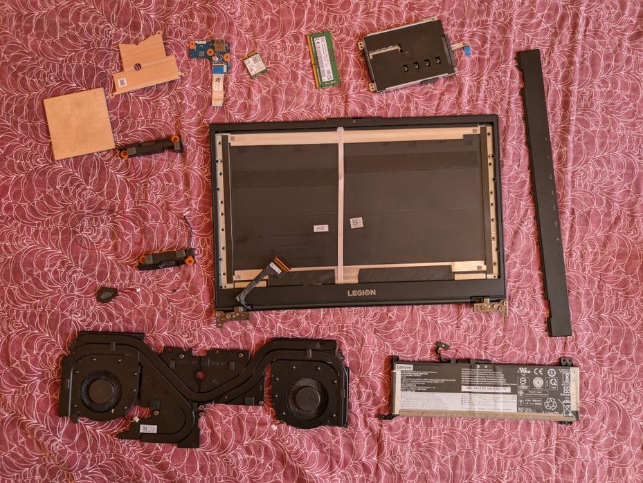 Lenovo Legion 5 15IMH6 pentru piese [DEFECT: Placa video arsa]