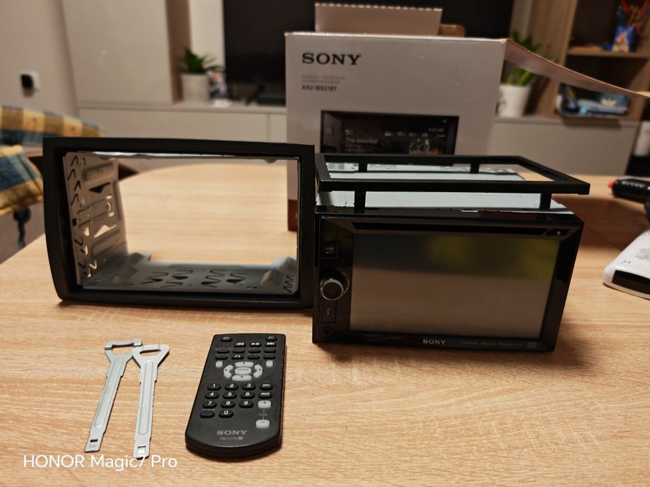 Мултимедиен плеър за кола Sony XAVV630BT, 4 x 55 W, DVD, Eкран 6.2", U