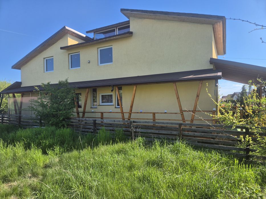 Vând vilă 300 mp, teren 800, Măgura Bacău