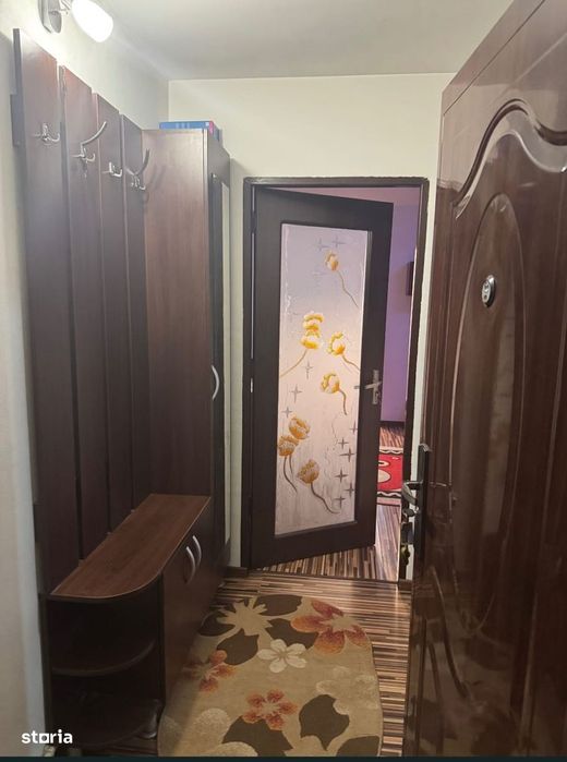 Apartament 2 camere semidecomandat în Craiovița Nouă