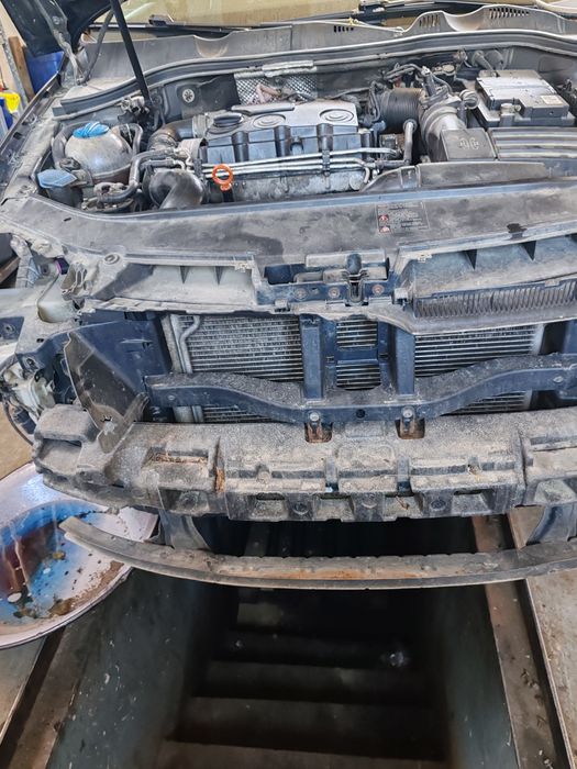 Vând piese desmembrez Passat B6 cod culoare L041,motor Bmp