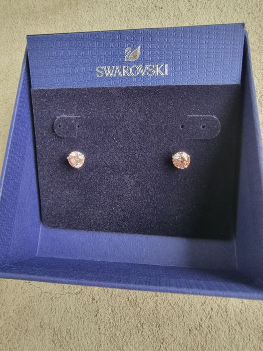 Обеци Swarovski с розов кръгъл кристал, с винт