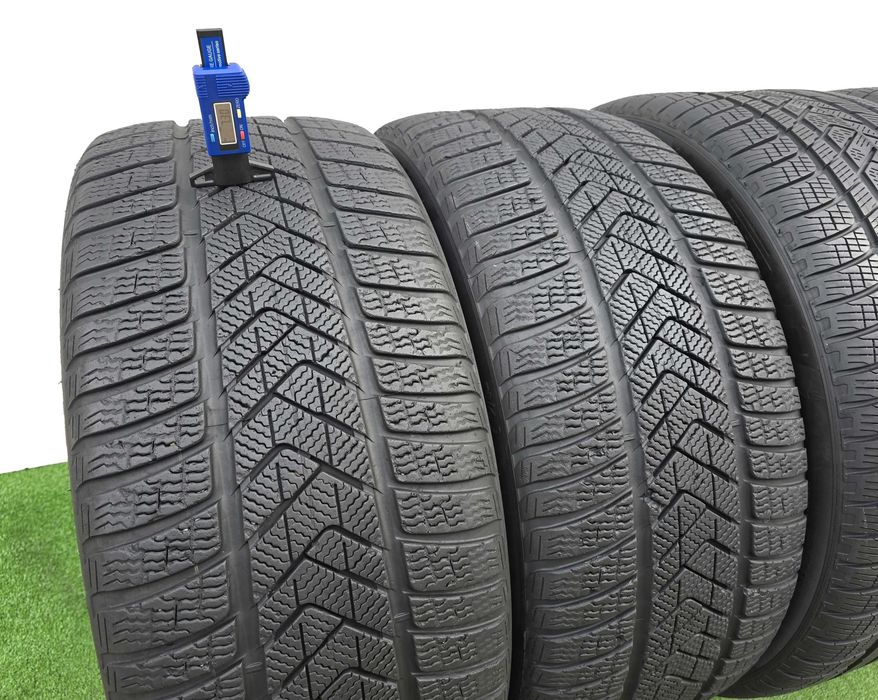 4бр. пакет 275/40/21 и 315/35/22 PIRELLI Scorpion Winter BMW-spec.