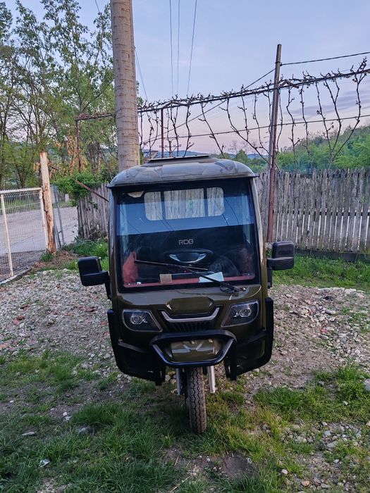 Vând triciclu electric cu volan