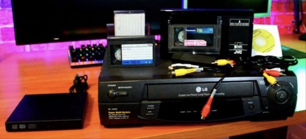 VHS ( kaseta) dan Fleshkaga videolarni o’tkazib beramiz