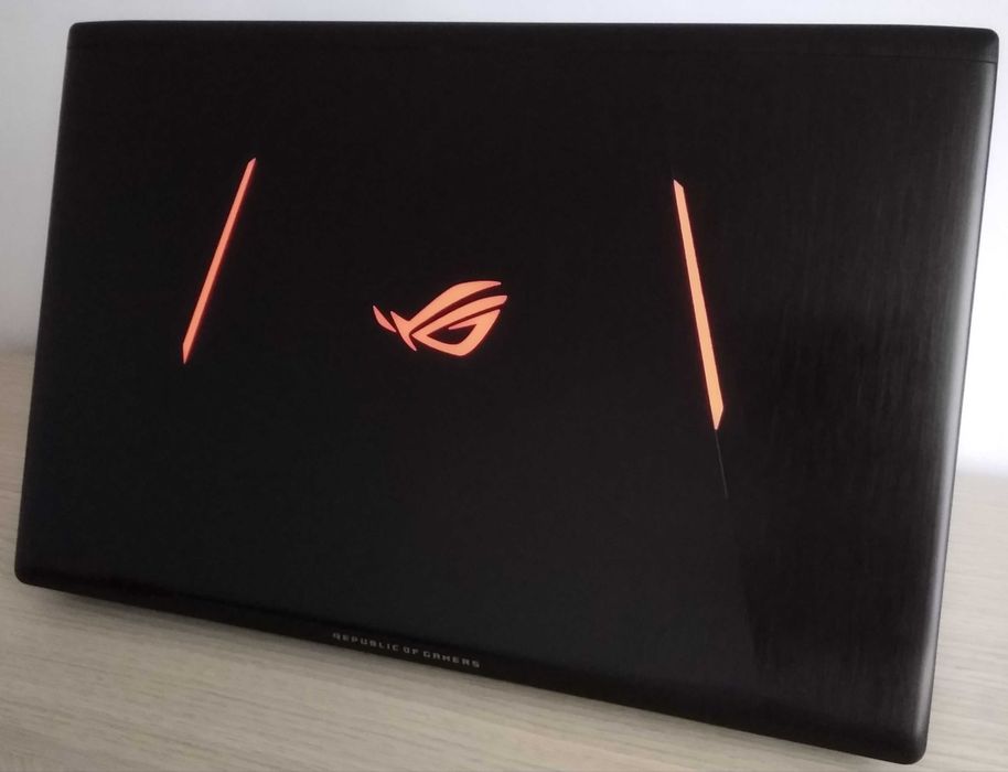 Laptop ASUS ROG STRIX I7 INTEL GAMING NVIDIA TI TITANIUM 16GB ram placa video dedicata 2 placi video SSD 512GB nvme windows 11