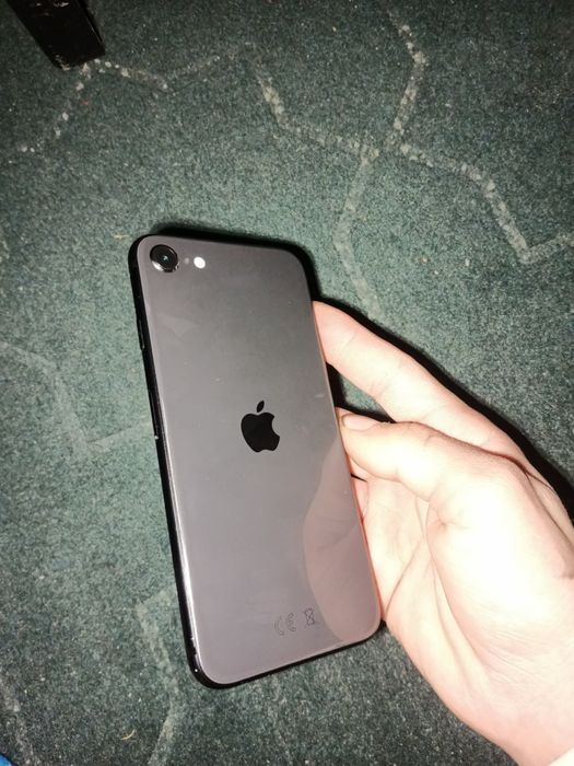 Продаётся iPhone se 2020