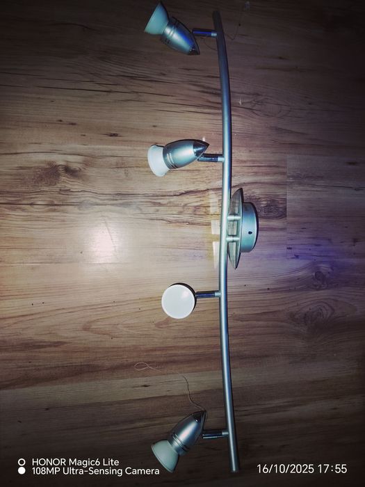 Абажур с 4 малки крушки