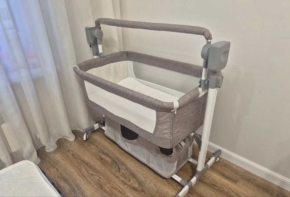 Манеж манежка сама качается