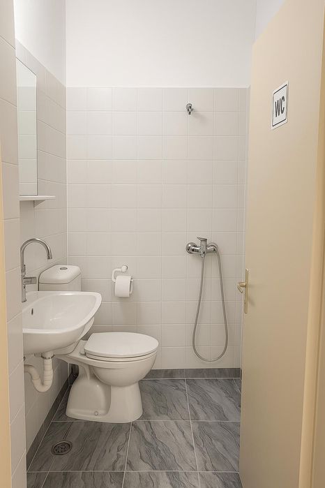 Дава се под наем Двустаен апартамент в Пловдив, Кючук Париж - 55 кв.м за 280.5 € - Снимка #4