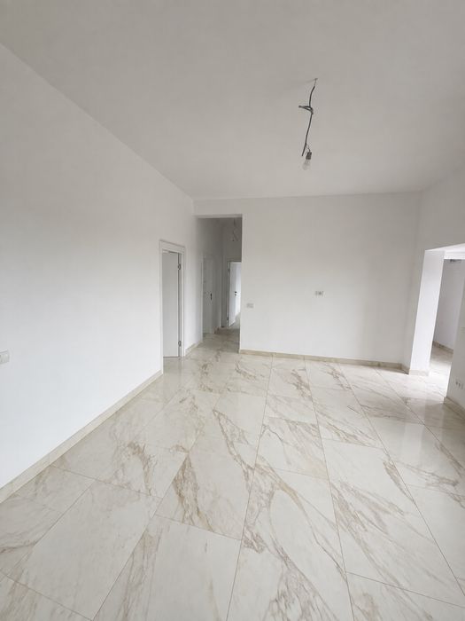 Casa De Vanzare la cheie, la  intrare in Cumpana pe partea stanga .