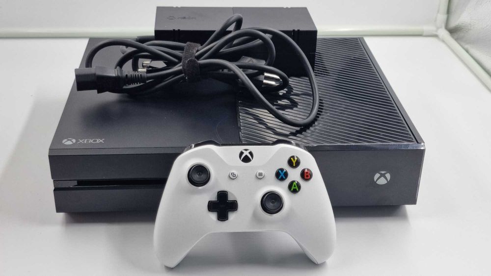 Consola Xbox One [Amanet Club Caro]