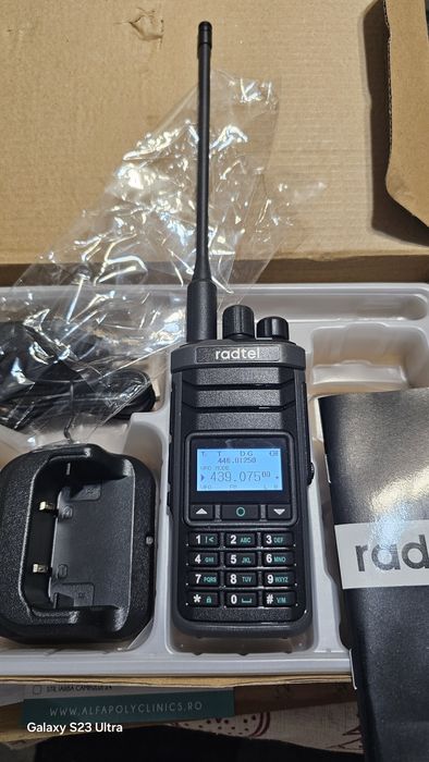 Statie emisie-receptie protabila RADTEL RT-860 ca  noua..