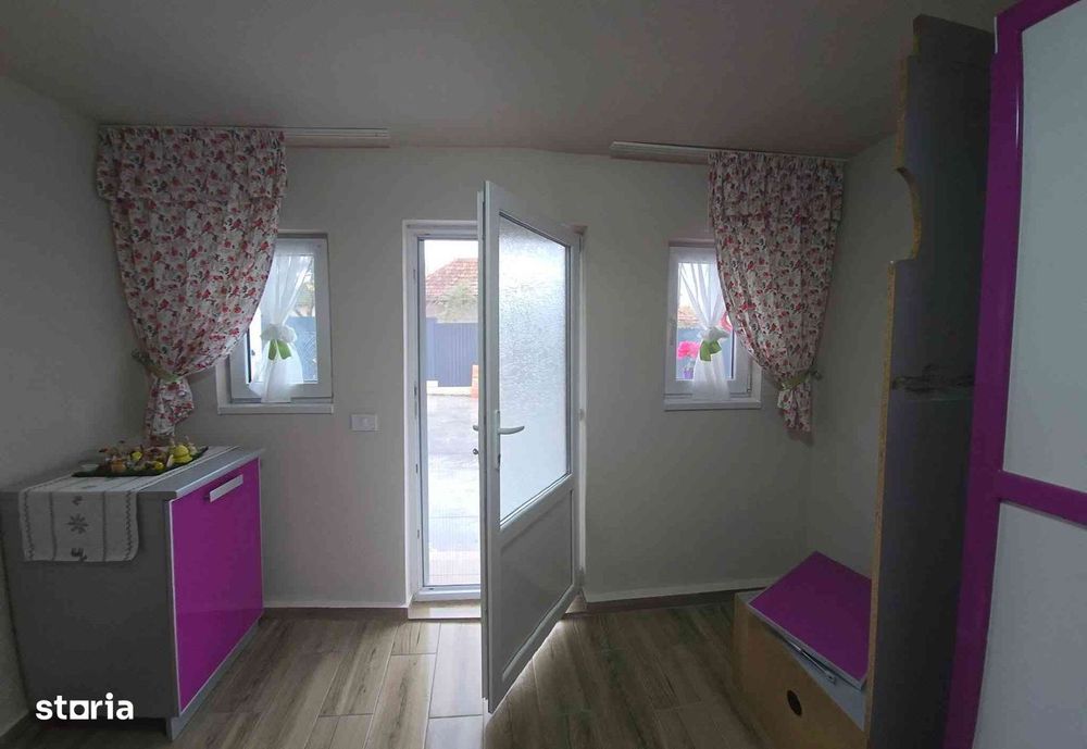 Casa de vanzare in sat Dicanesti