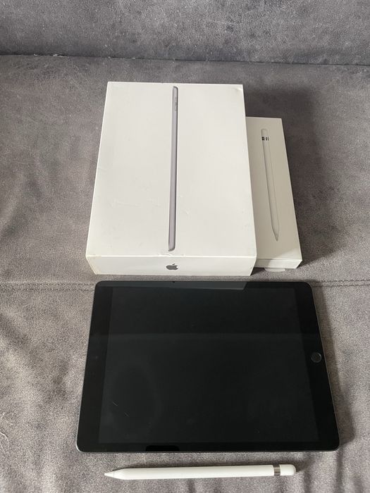 IPad 9 2012 с ручкой от apple