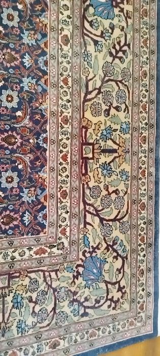 Продаётся ковёр антиквариат