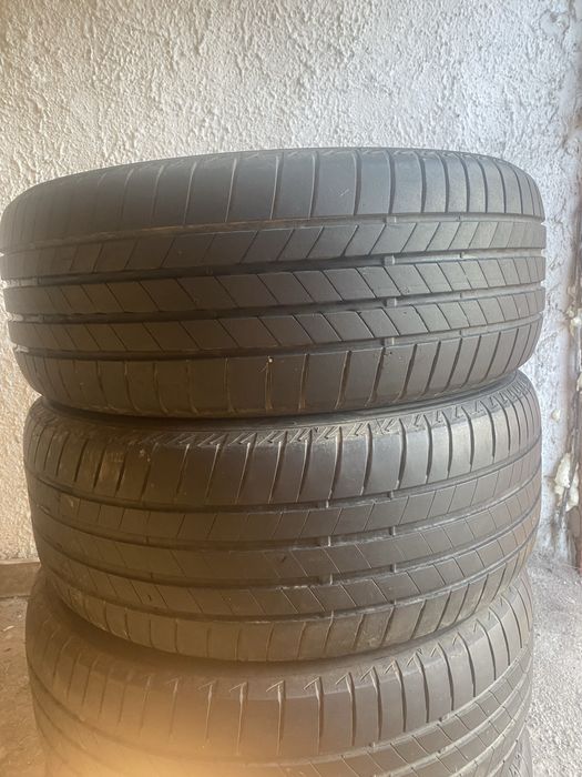 Anvelope vara Brigestone 235 55 17 dot 2023 folosite 3 sezoane