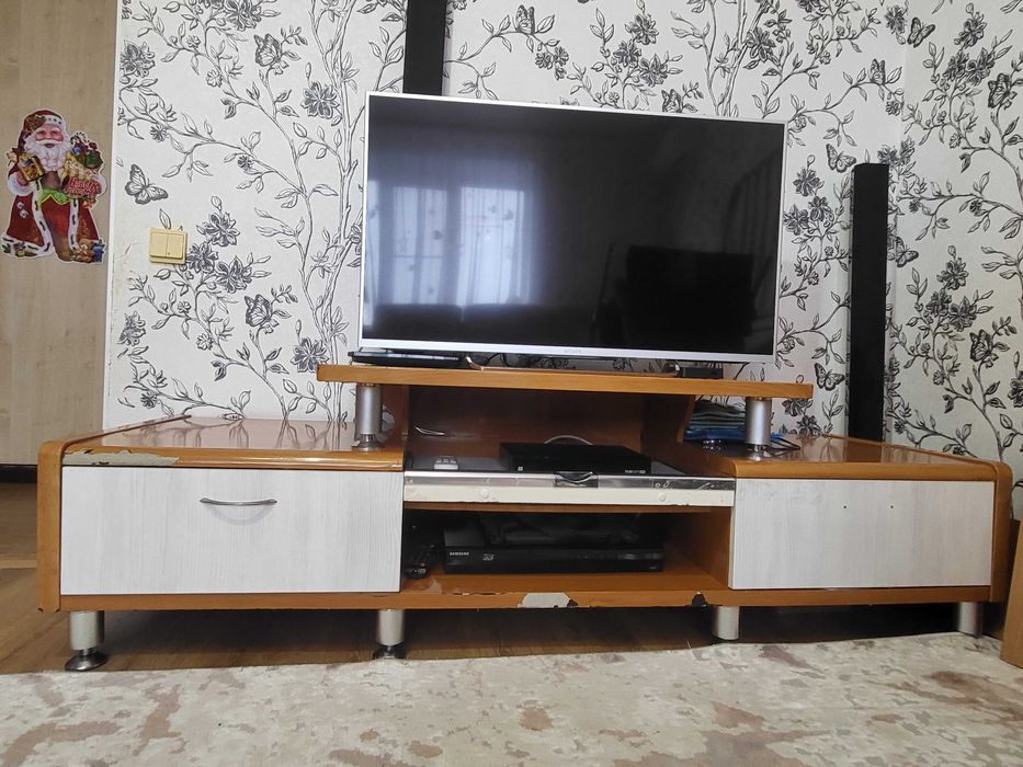 Тумба под телевизор