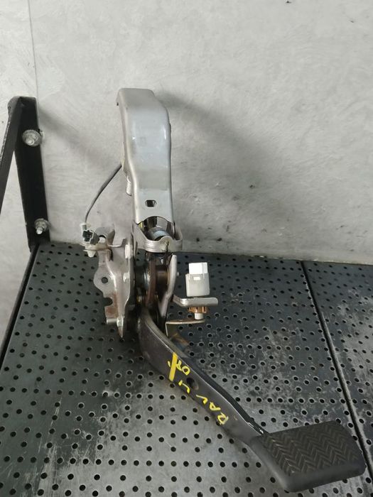 pedala frana 2.0 b 1az-fe 4x4   toyota rav-4 3 2008