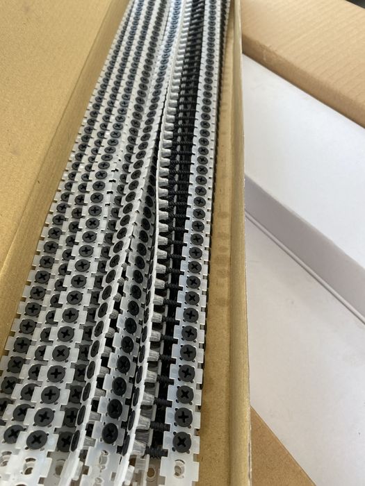 Suruburi negrese pe banda pentru rigips