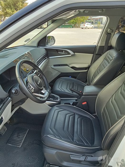 Kia Carens 2- pozitsiya
