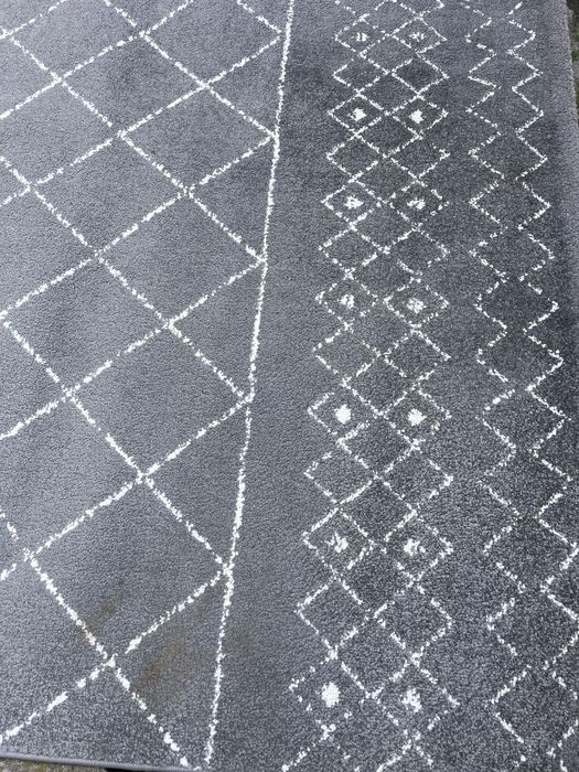 Бял килим Щаги сребърна нишка 3D,фрорален килим и сив