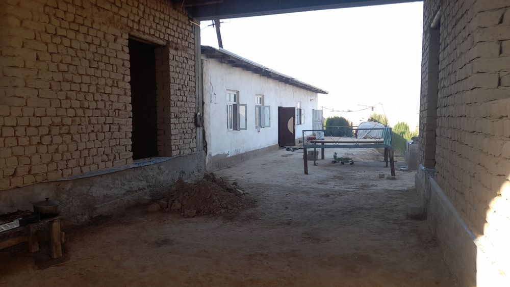 Uy sotiladi Yangiboģ MFY