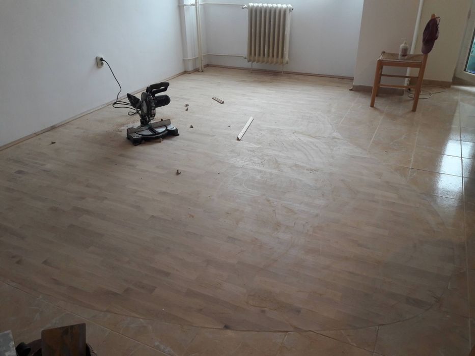 Montam parchet laminat și masiv