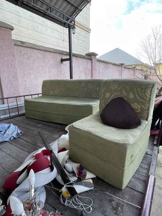 Диван с углом в комплекте