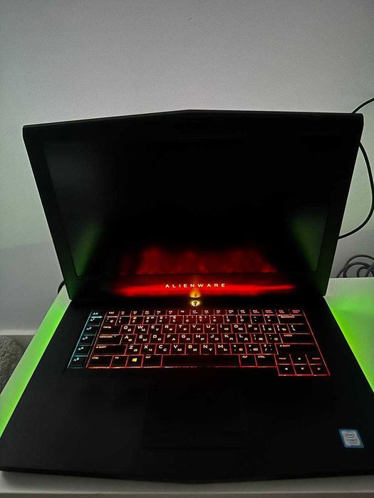 Gaming laptop Alienware 15R3 i7-7700HQ, GTX 1070 8 GB, 16 GB RAM, HDD 1 TB, SSD 128 GB