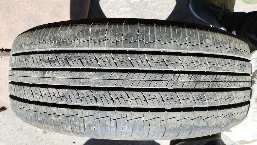 Продам резину 235/65/R17