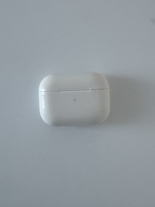 Продаю кейс для эйрподс про2