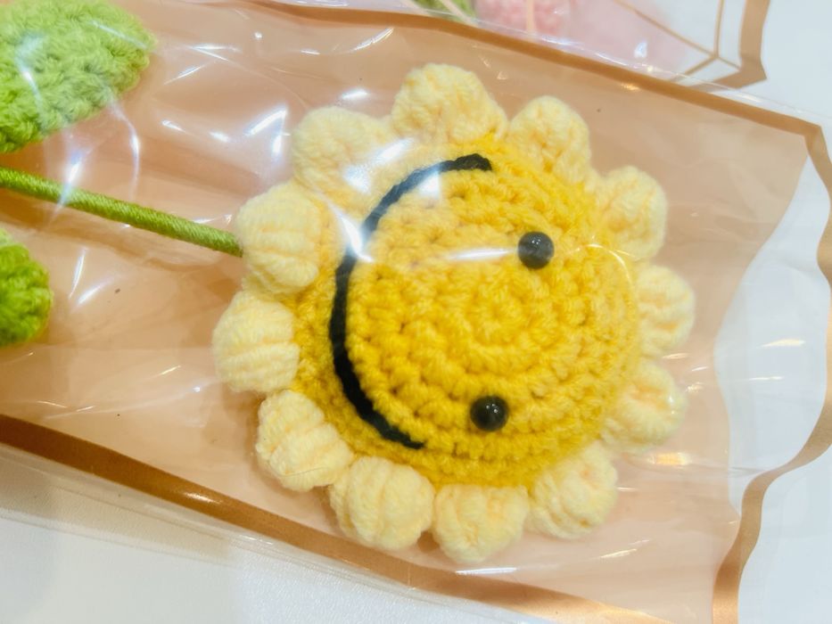 Последни! Плетени цветя рози и слънчогледи за 8 март и други празници