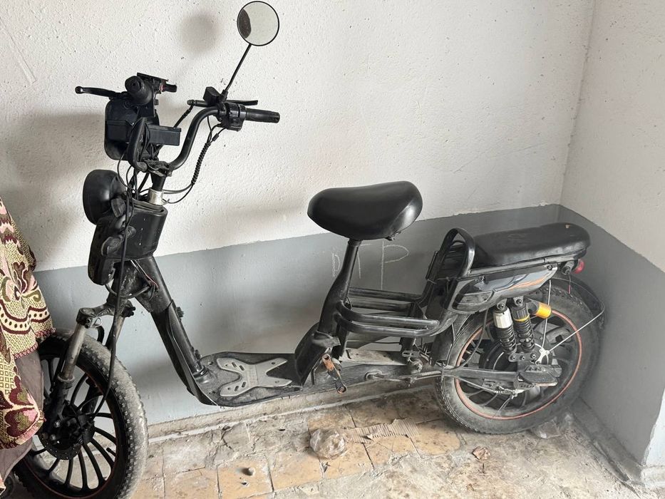 Скутер на запчасть, акамулятоо нету