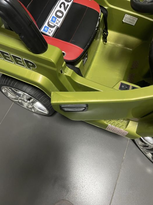 Детская электромашинкп