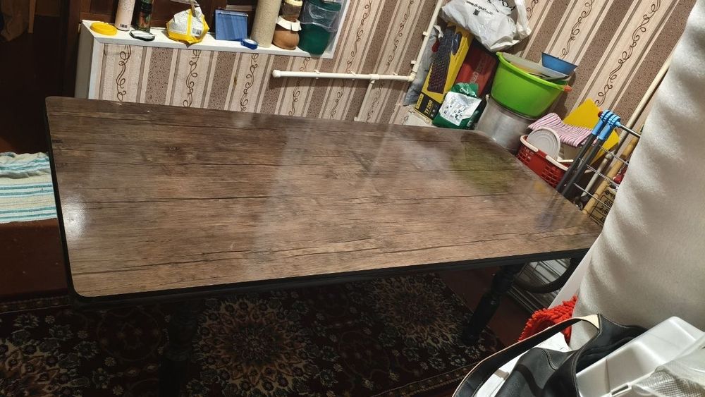 Продам стол в отличном соостоянии